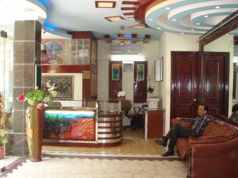 Hotel Raunak International Nova Deli Exterior foto