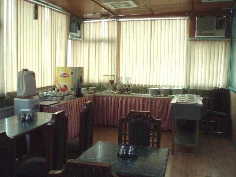 Hotel Raunak International Nova Deli Exterior foto