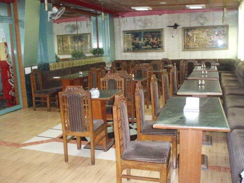 Hotel Raunak International Nova Deli Exterior foto